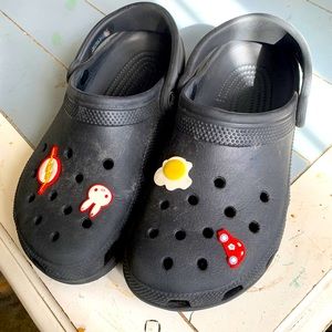 Black crocs